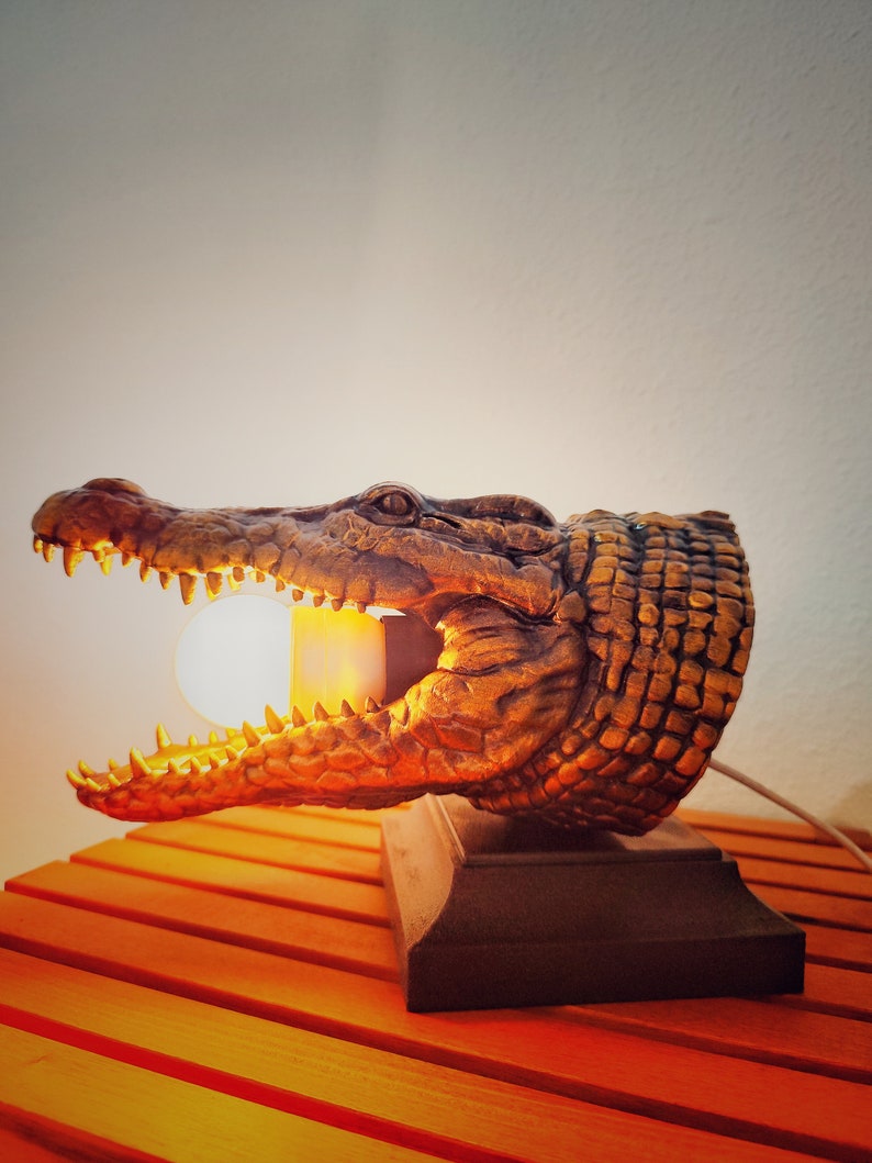 Crocodile Head Lamp - Unique Wildlife Decor