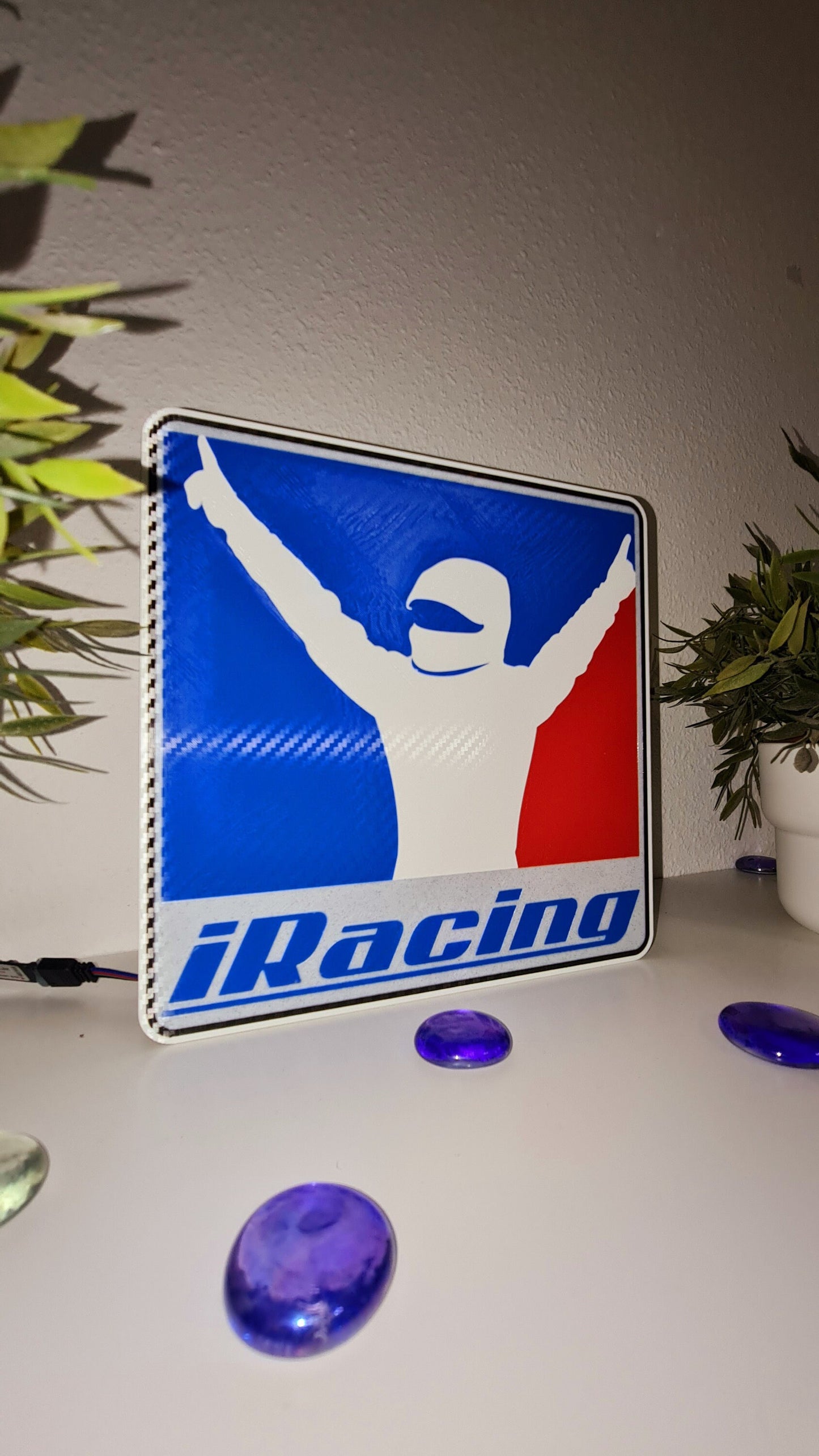 Luz LED con el logotipo de iRacing