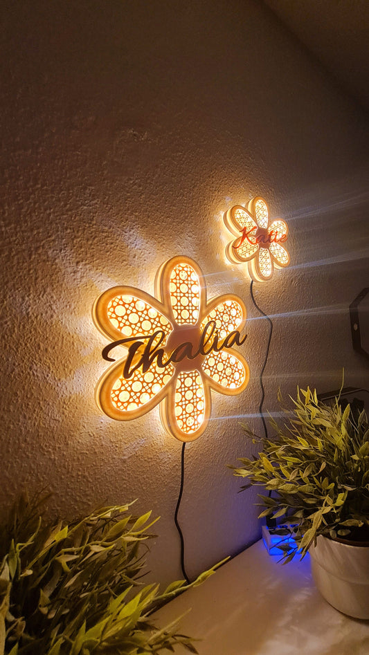 Handcrafted Rattan-Style Daisy Flower Wall Light with Personalized Name