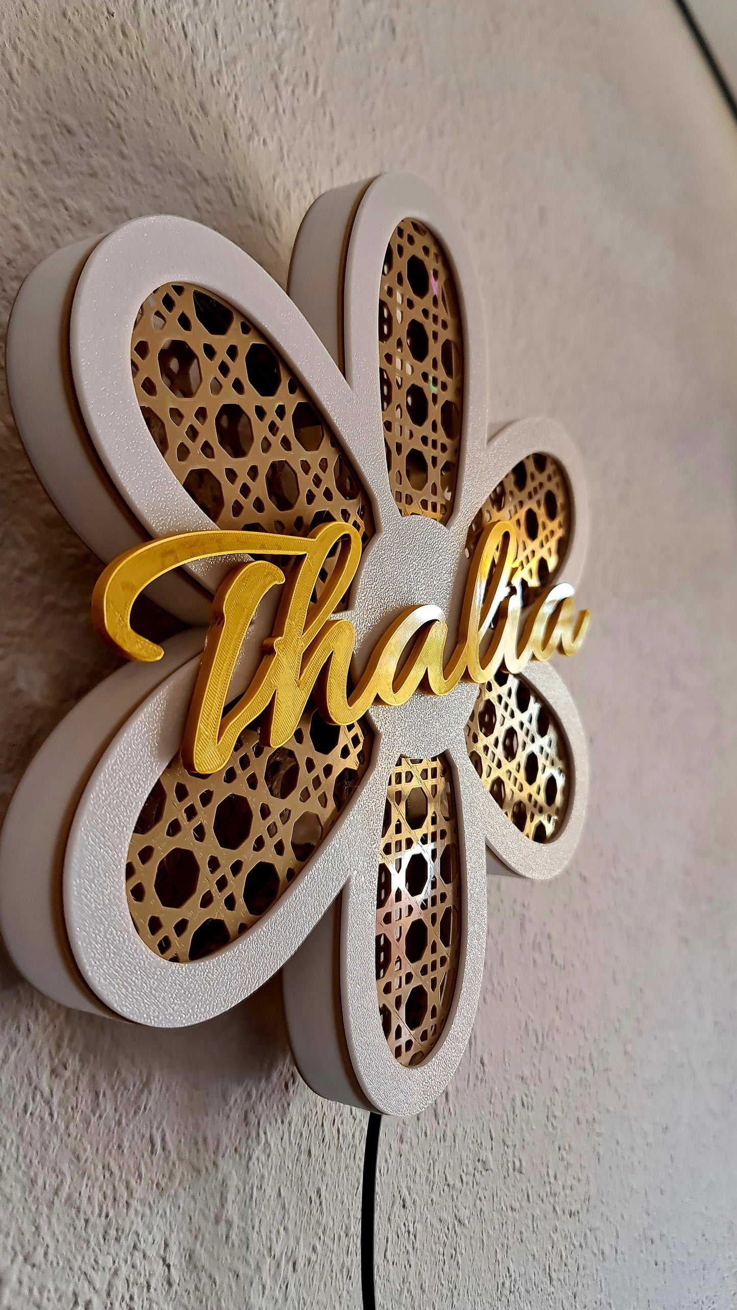 Handcrafted Rattan-Style Daisy Flower Wall Light with Personalized Name