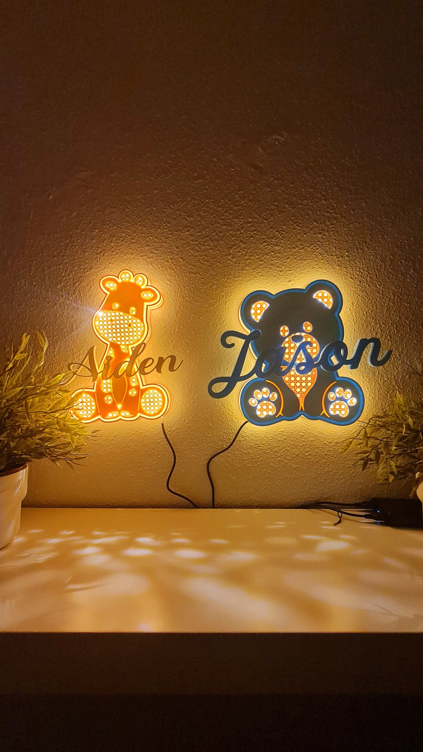 Handmade Rattan-Style Giraffe Wall Light