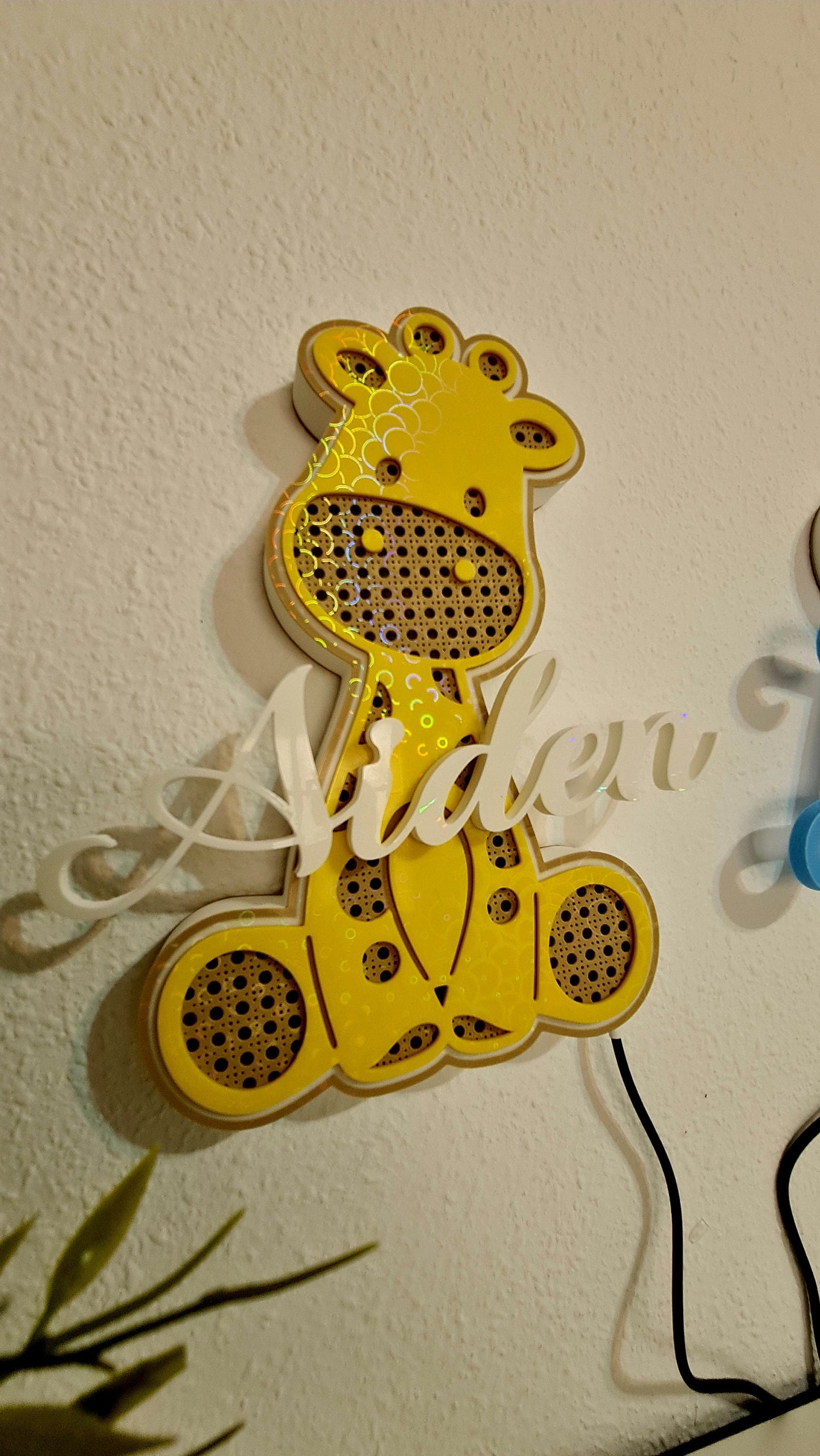 Handmade Rattan-Style Giraffe Wall Light