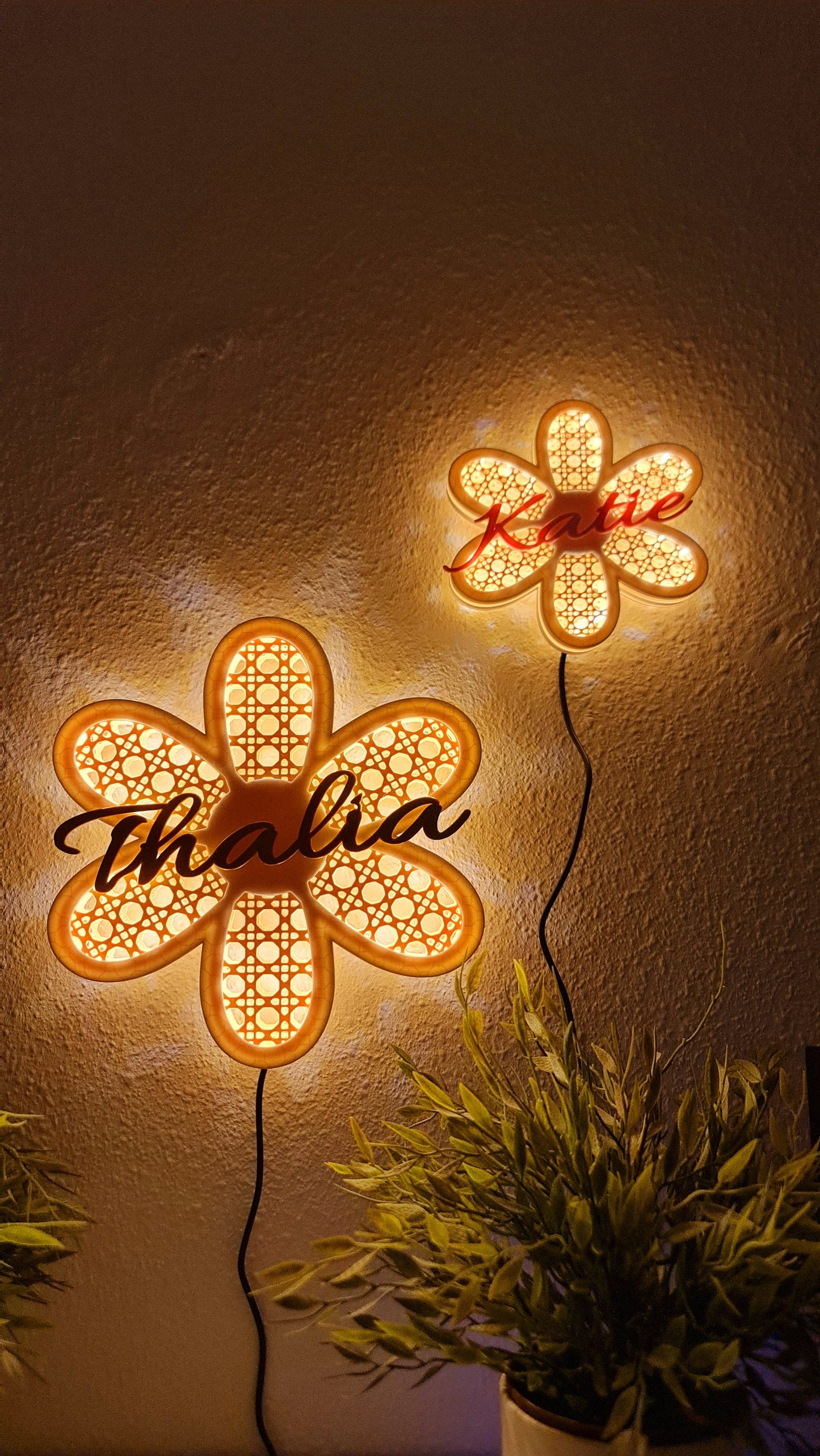 Handcrafted Rattan-Style Daisy Flower Wall Light with Personalized Name