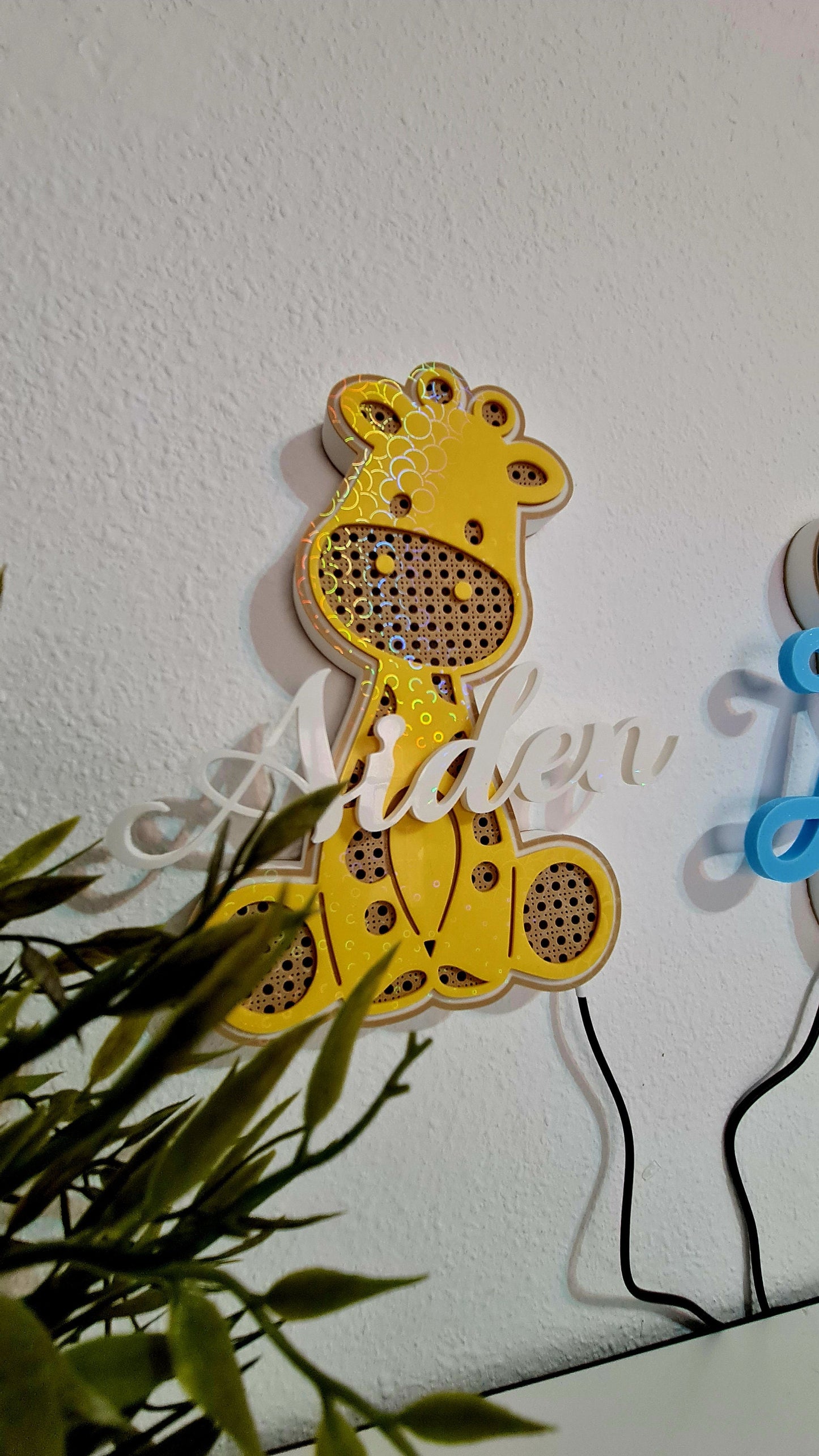 Handmade Rattan-Style Giraffe Wall Light