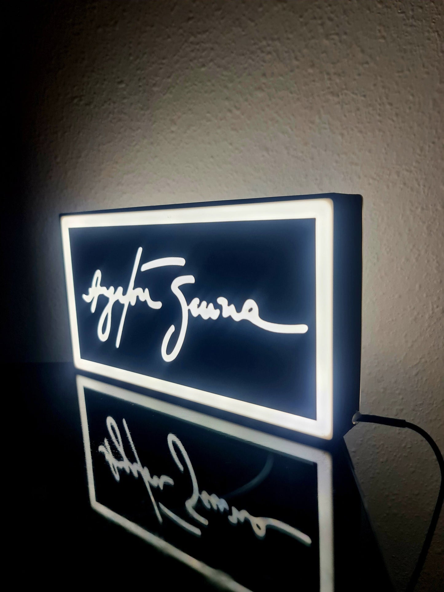 Ayrton Senna LED Lamp: Illuminate with Racing Legend's Legacy